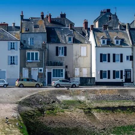 Un Bateau Sous Mon Transat By Les Filles Du Bord De Mer, Maison Haut De Gamme Front De Mer Port-en-Bessin-Huppain
