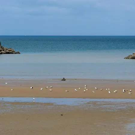 Un Bateau Sous Mon Transat By Les Filles Du Bord De Mer, Maison Haut De Gamme Front De Mer *